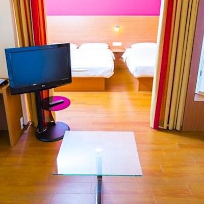 Plaza Premium Hotel